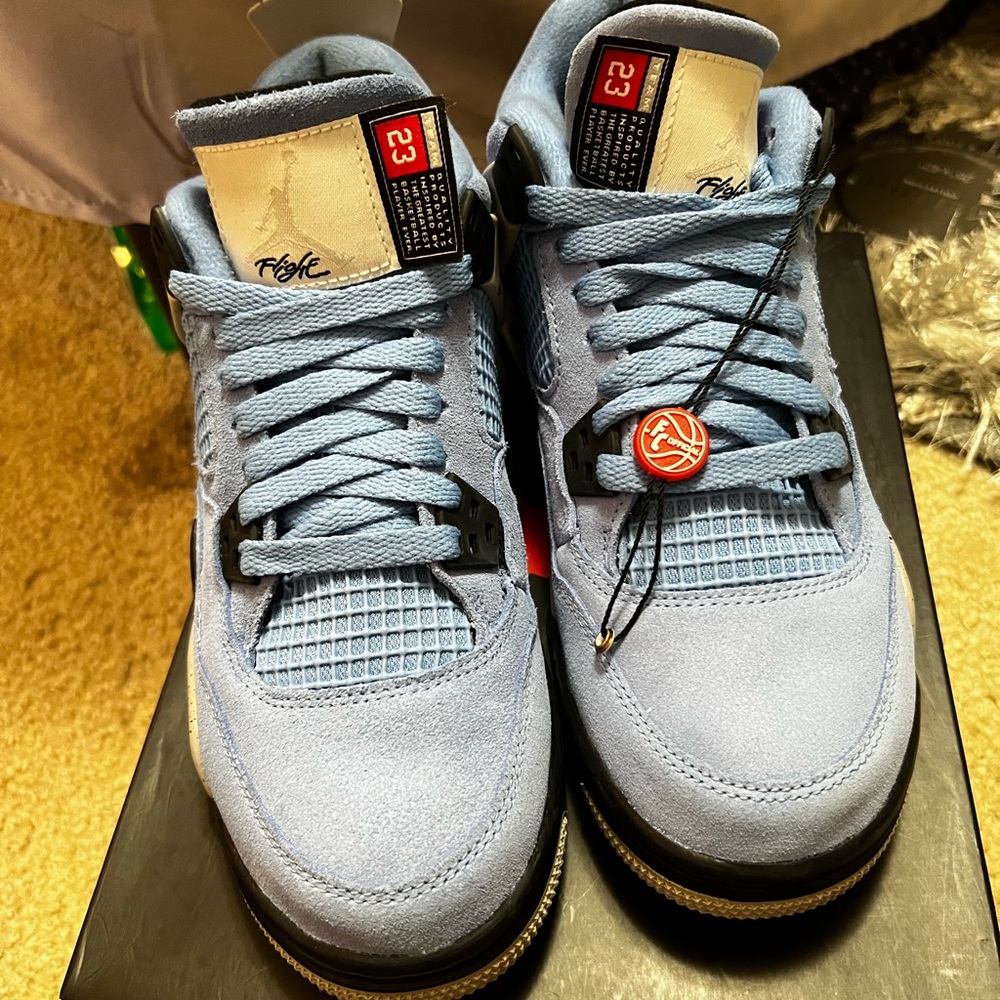 Jordan 4 University Blue